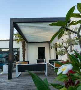 pergola bioclimatique sur mesure terrasse